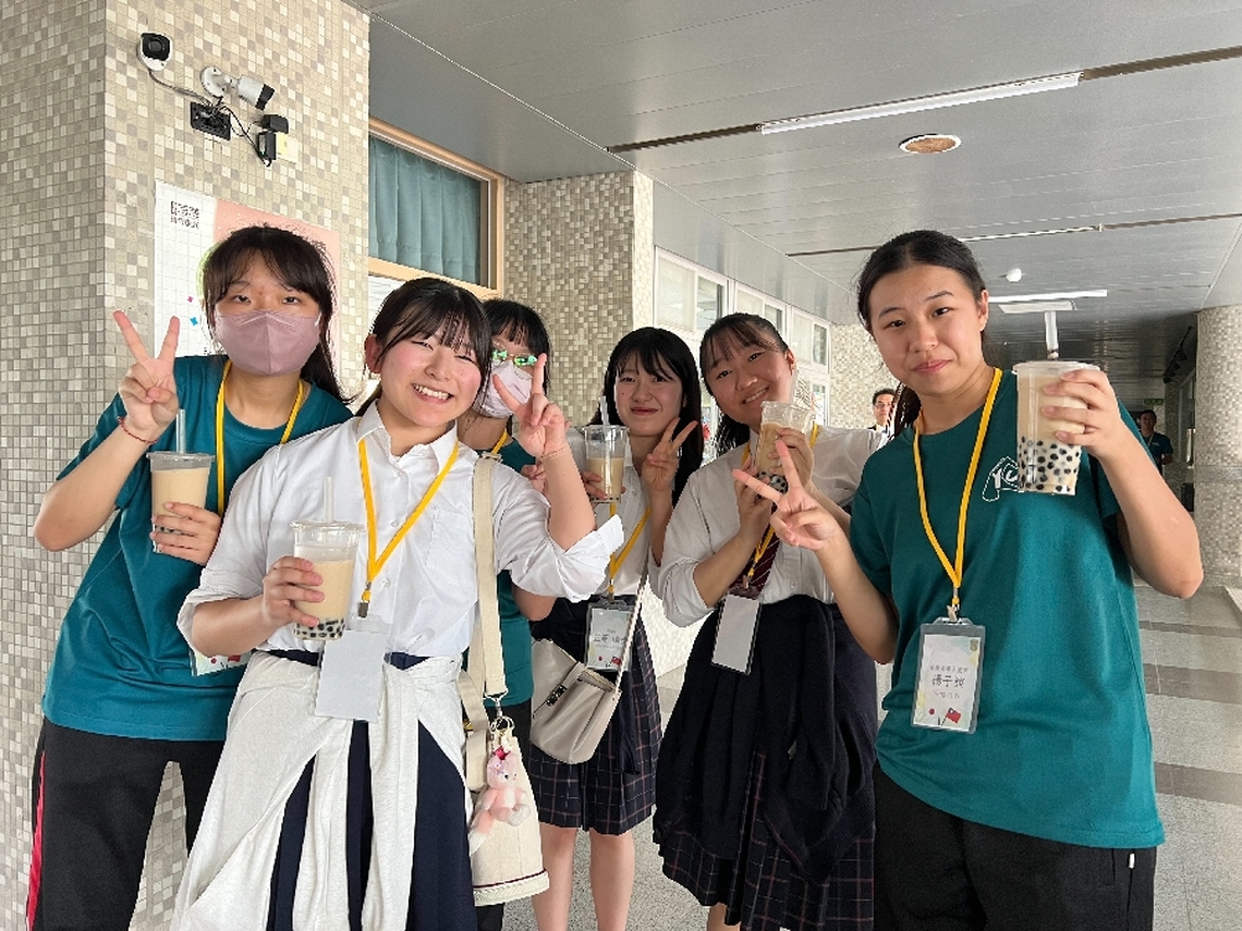 日本新潟明訓高校來訪永慶高中 以珍珠奶茶搭配雞排的組合搭起友誼的橋樑