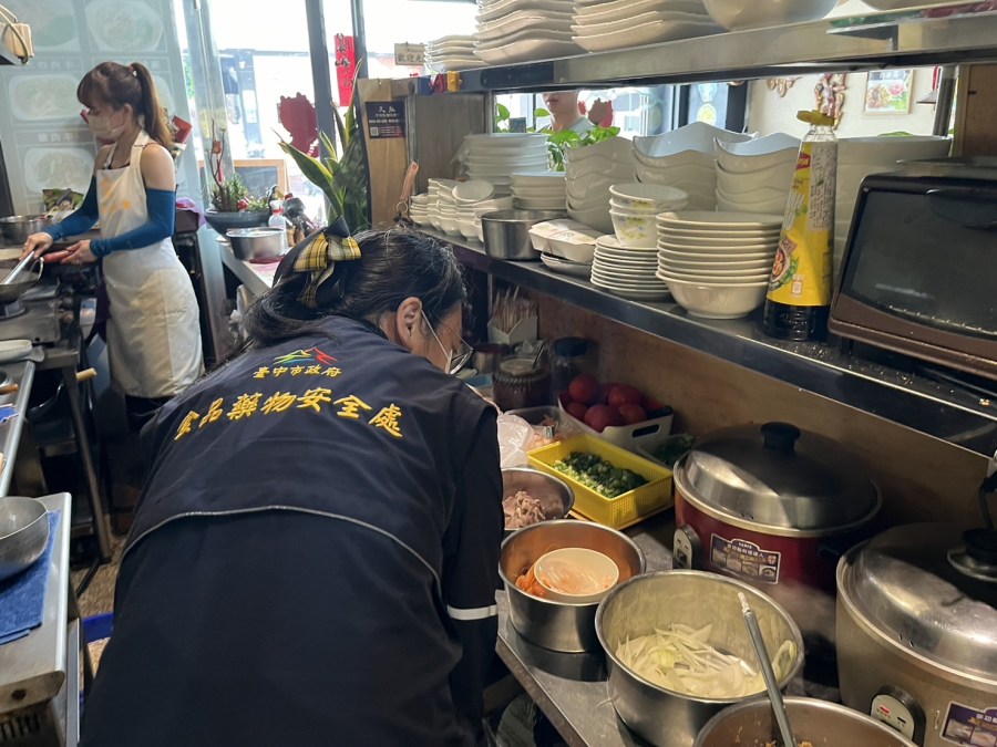 台中市府稽查南洋料理餐廳不停歇 泰好泰式未投保依法開罰最高300萬 238 台中市府稽查南洋料理餐廳不停歇 泰好泰式未投保依法開罰最高300萬 237