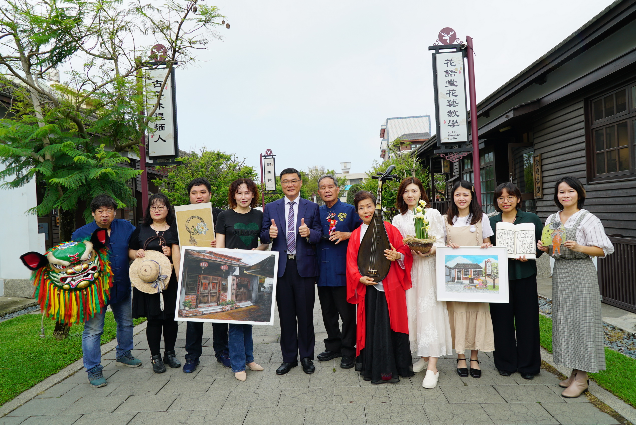▲鹿港桂花巷藝術村第19屆駐村藝術家對外亮相,讓桂花巷藝術村能保留傳統文化的精隨,更藉由新生代的創作為鹿港帶來新穎、多元的藝術能量。(記者張溎壕攝)