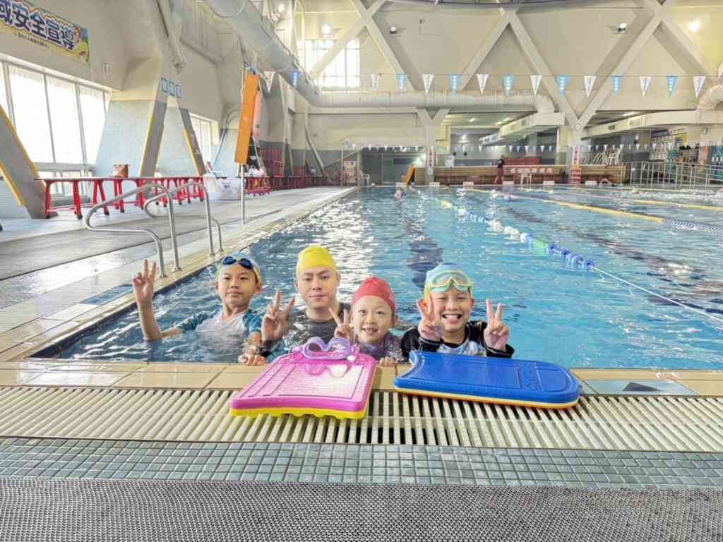 ▲永華國民運動中心「FUN享童樂趣」系列活動,推出7到12歲兒童免費公益體驗游泳課程。(台南市政府提供)