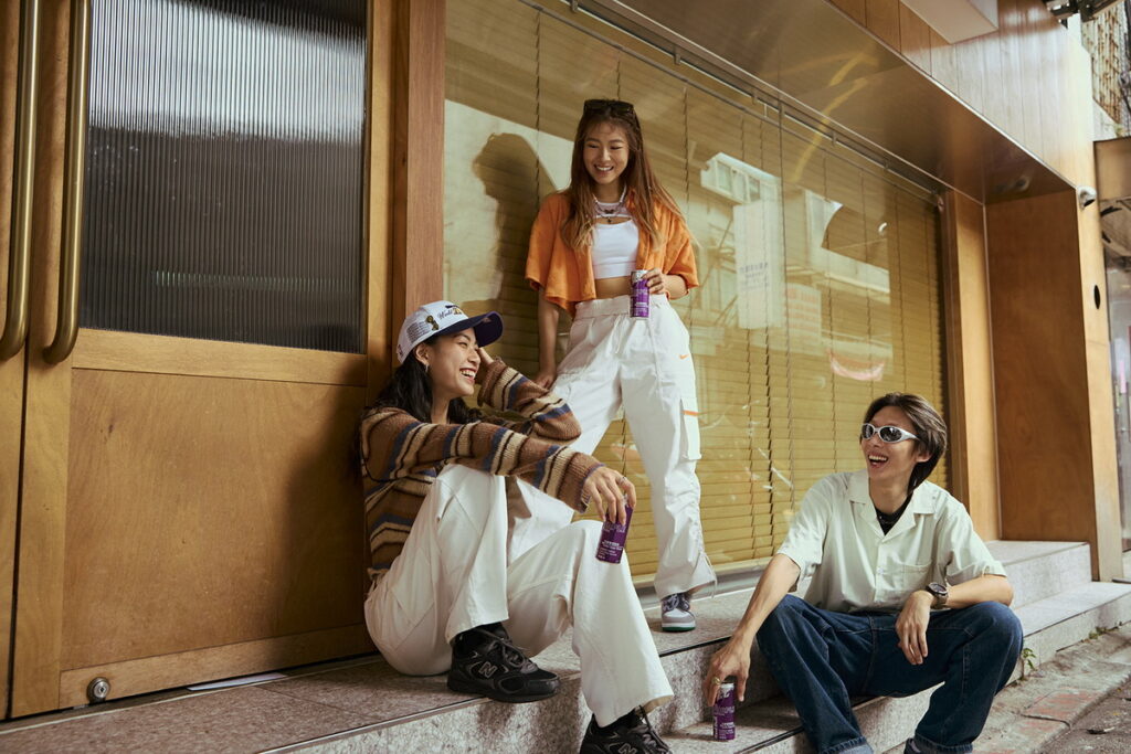 日本熱銷超人氣的Red Bull Purple Edition 巨峰葡萄風味於4月3日在台上市。(Red Bull 提供).