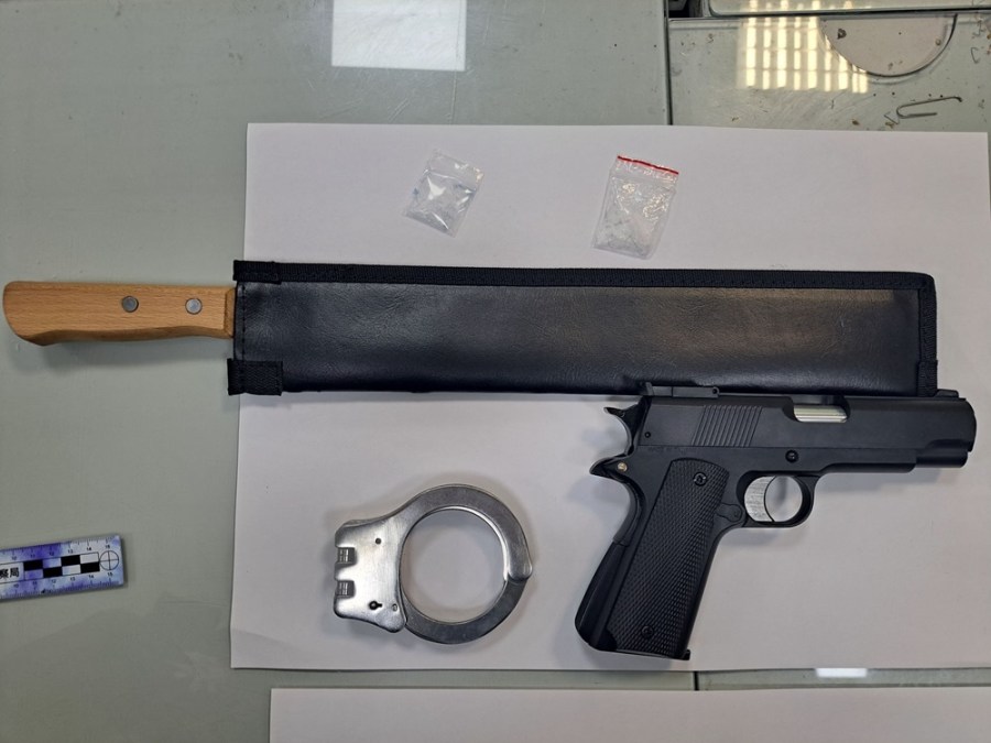 租車不還車行找上門 25歲男報警反被查獲毒品與西瓜刀 277 cnews204240402a04
