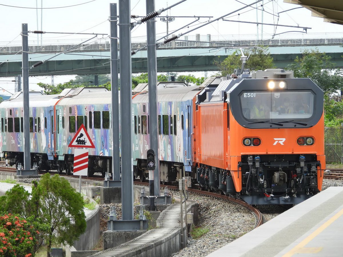 花蓮強震台鐵多處路段損壞搶修中 花東對號列車停駛民眾搭車請先查詢資訊