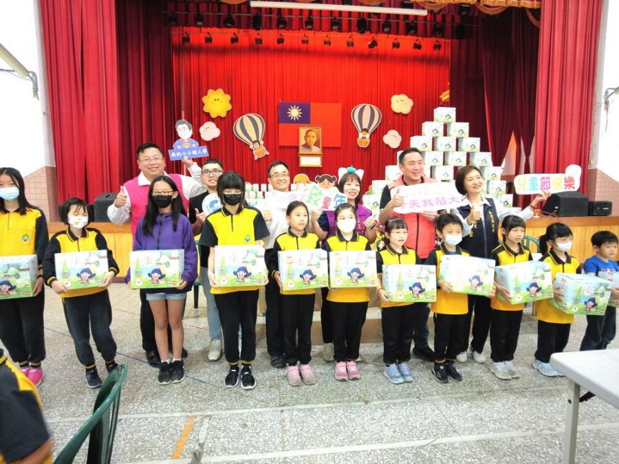 魚池鄉慶祝兒童節 鄉長招待兒童吃牛排