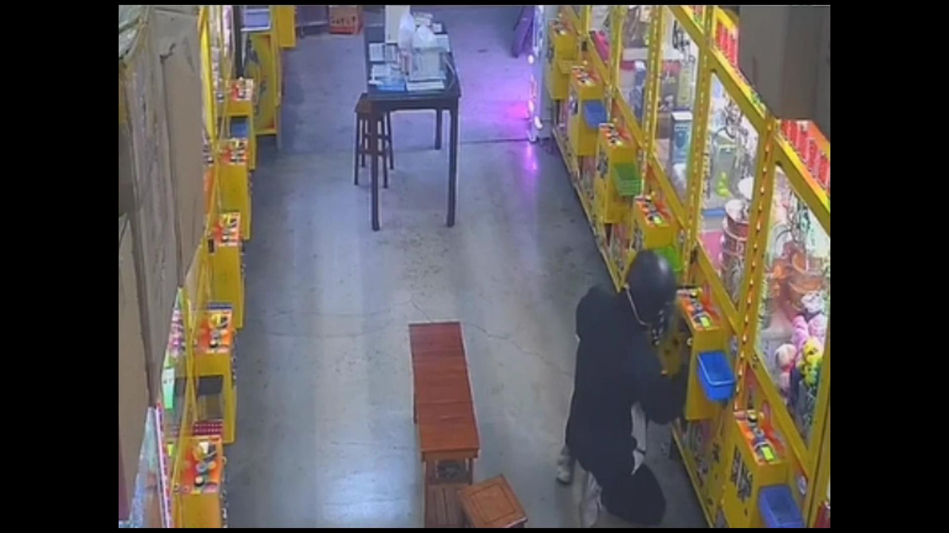 ▲林姓男子涉嫌彰化縣內連續多起娃娃機錢幣竊案，犯案範圍廣及彰化市、和美、鹿港、芬園等9個鄉鎮市。（員林分局提供）