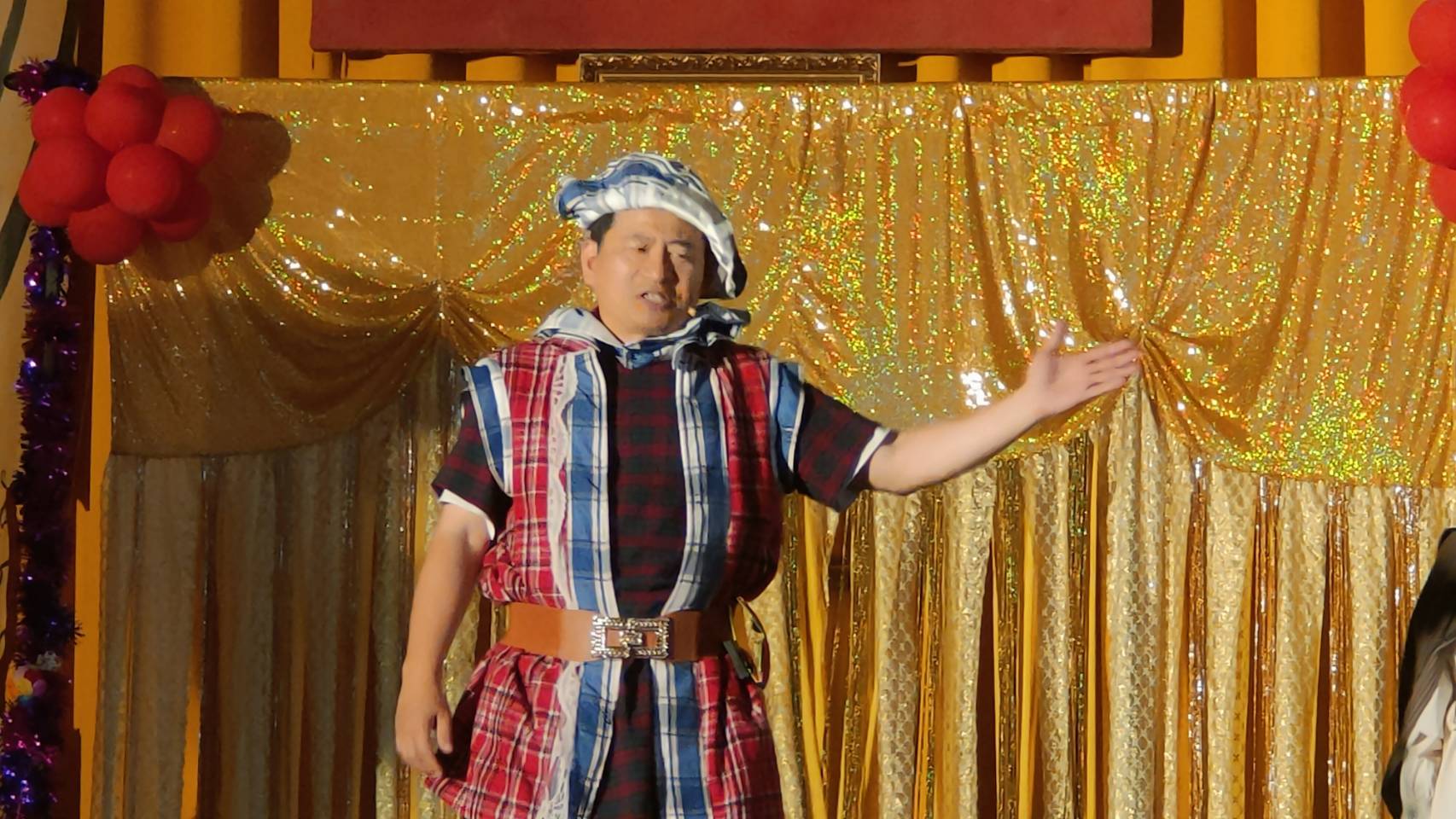 ▲「彰化囝仔好幸福─113年親子劇場鄉鎮巡演活動」來到福興囉!在福興國中邀請萍蓬草兒童劇團演出《格列佛遊記》,為孩子們的未來添上一抹色彩和溫暖。(記者張溎壕攝)