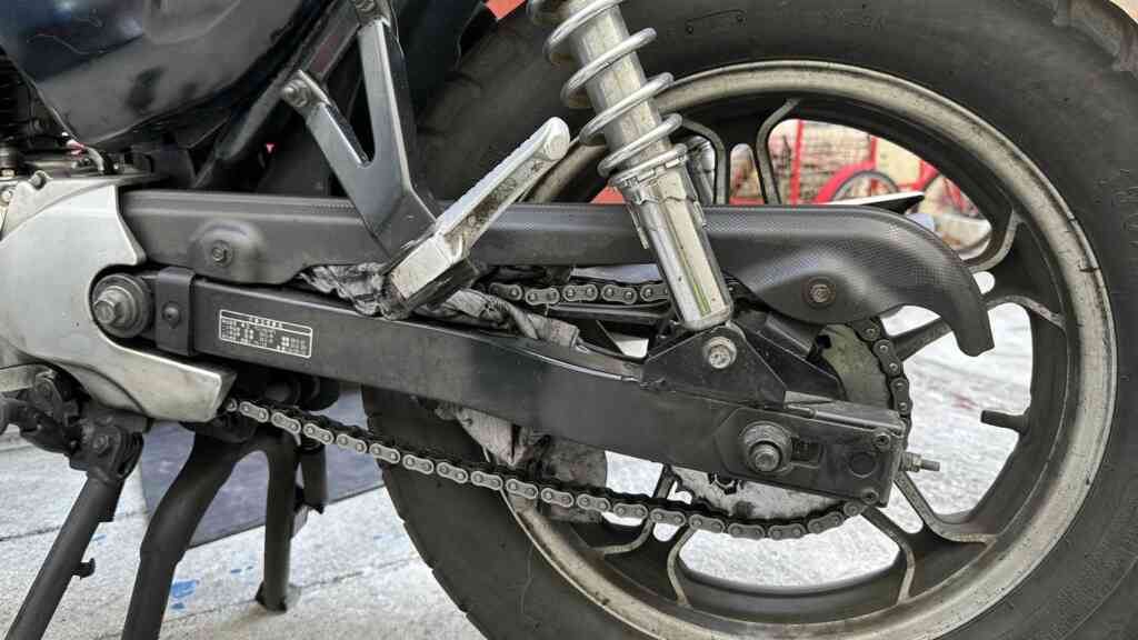 ▲斷指意外已有多起前例,提醒車主洗檔車觸碰鏈條時千萬別入檔。(中市警第三分局提供)