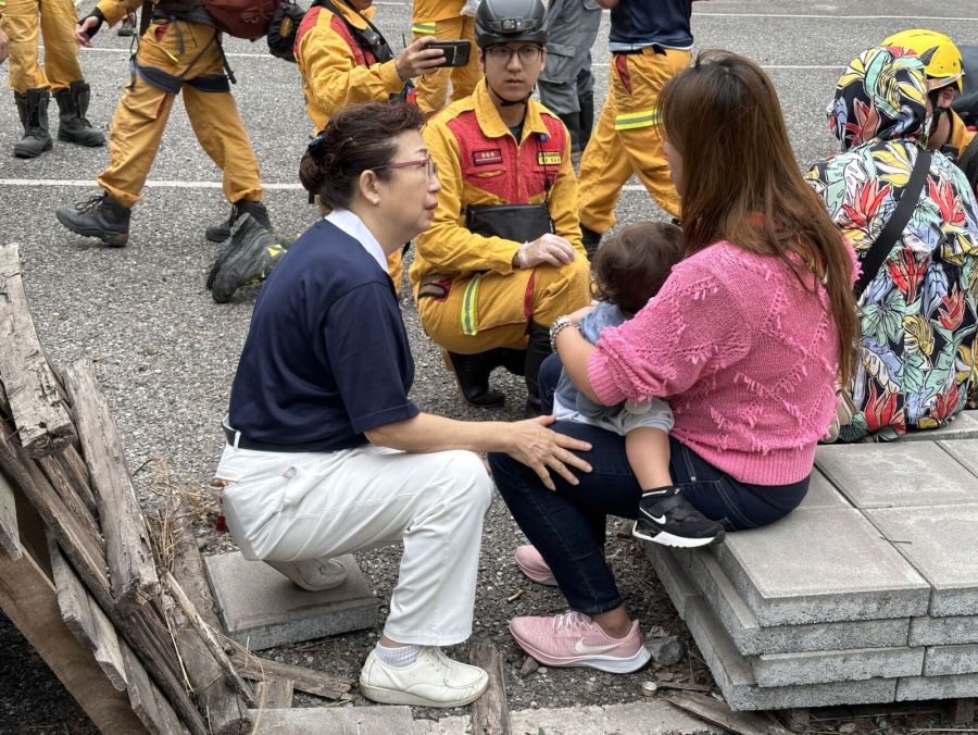 花蓮慈濟接力慰問災民及發放物資 撫人心民眾感念莫大功德 242 花蓮慈濟接力慰問災民及發放物資 撫人心民眾感念莫大功德 241