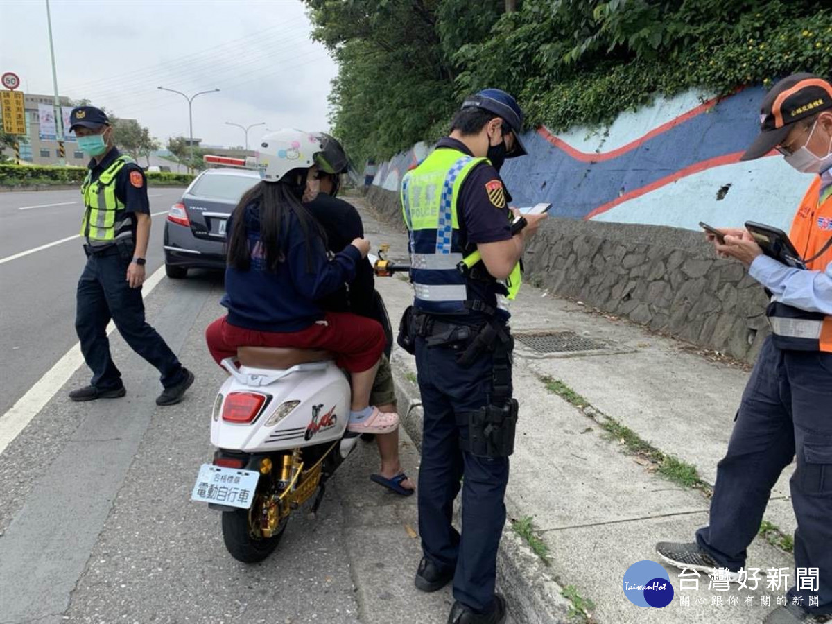<br /><br /> <br /><br /> 禁止慢車酒駕上路,警方展開取締行動,保障交通安全。<br /><br /> <br /><br />