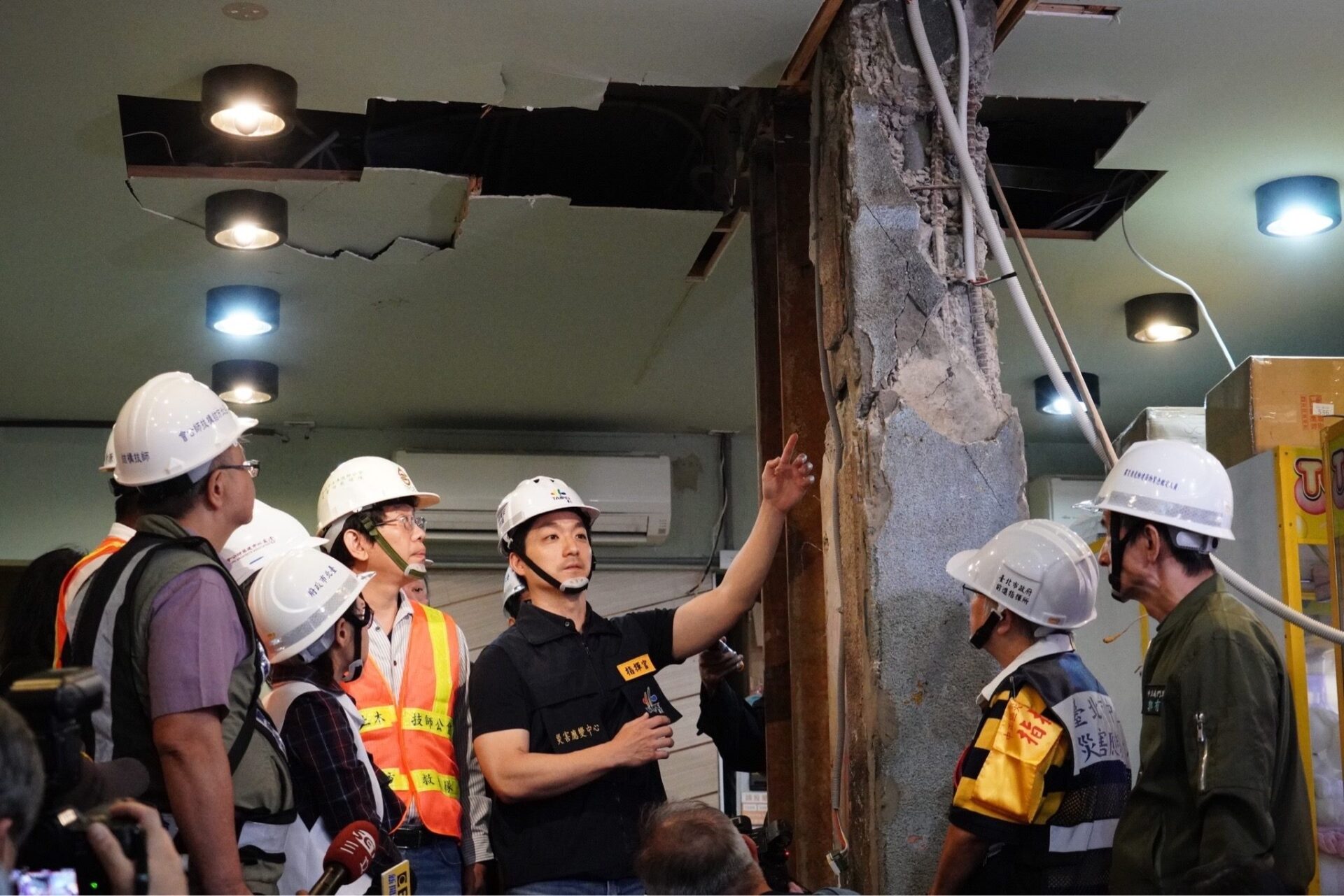 視察403強震南機場屋損情況　蔣萬安宣示北市進入大都更時代