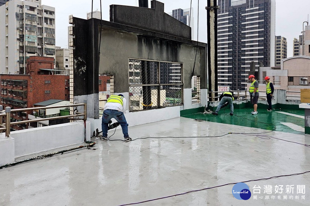 桃市府提供建物損毀修復專責窗口,協助0403震後災戶重整家園。