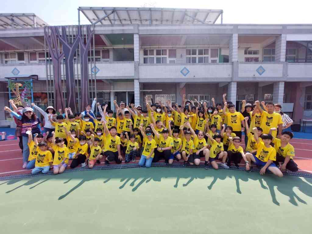 ▲彰化縣潮洋國小全體學童在運動會一同宣誓「以後要更健康」。（恆好玩永續平台提供）
