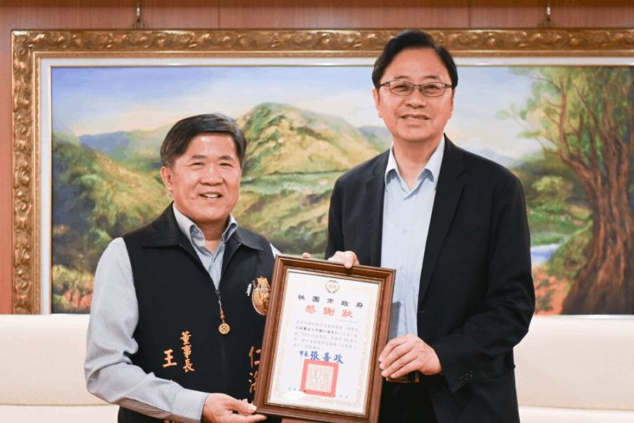 中壢仁海宮董事長王介禧捐400萬賑災 張善政讚:行動展現愛心關懷 245 照片來源:桃園市政府