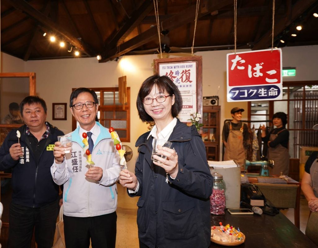 新竹市柑仔店揭幕啟動以修代購,推廣環保永續。(圖/記者黃溎芬翻攝)
