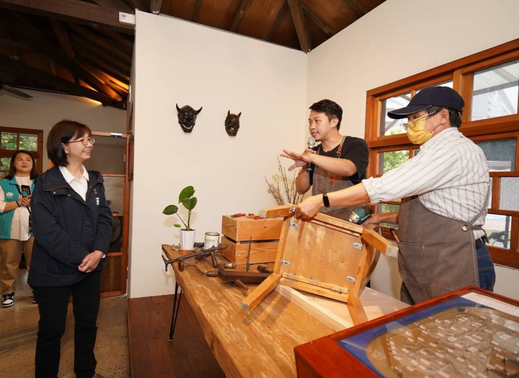 新竹市柑仔店揭幕啟動以修代購,推廣環保永續。(圖/記者黃溎芬翻攝)
