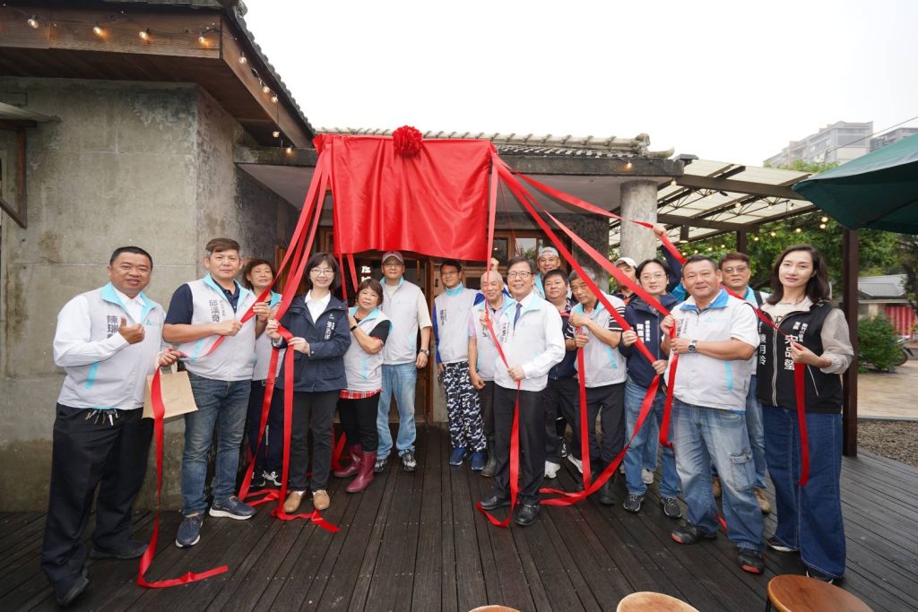 新竹市柑仔店揭幕啟動以修代購,推廣環保永續。(圖/記者黃溎芬翻攝)
