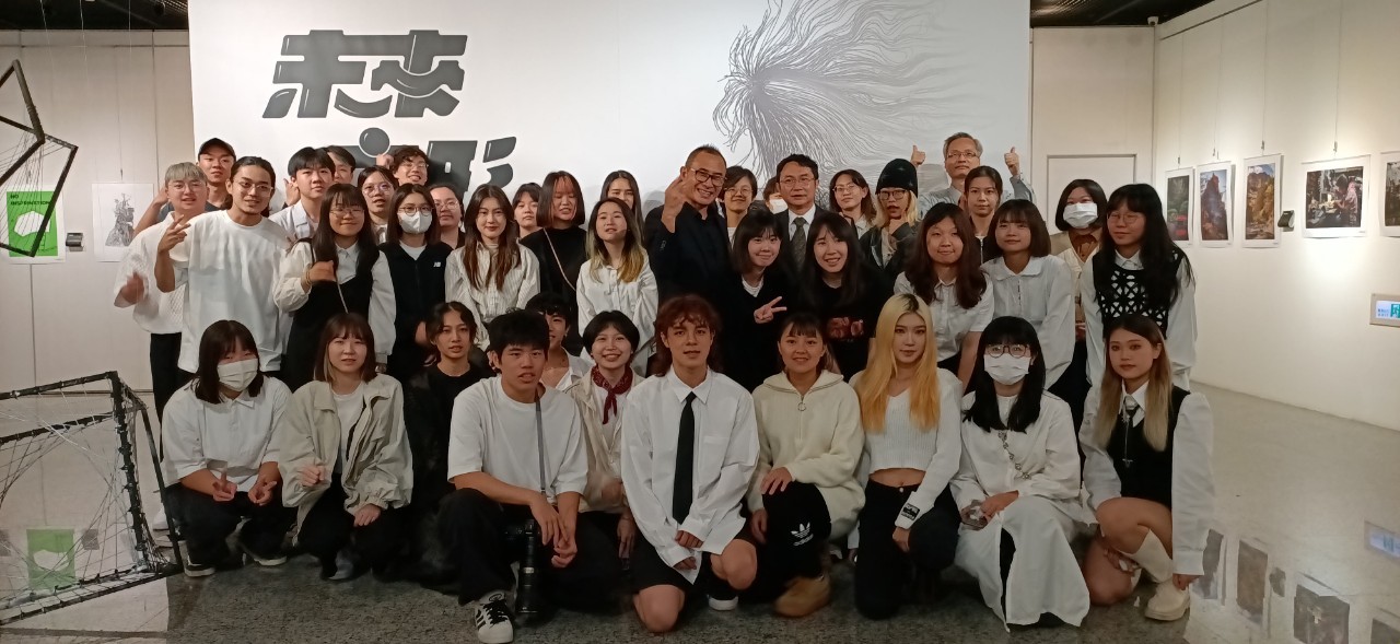 ▲彰化生活美學館辦理「青創藝廊」展覽，邀請國立臺中科技大學以「未來之形：為明日生活設計」為主題，引領觀眾進入一場前所未有的設計饗宴。（記者張溎壕攝）