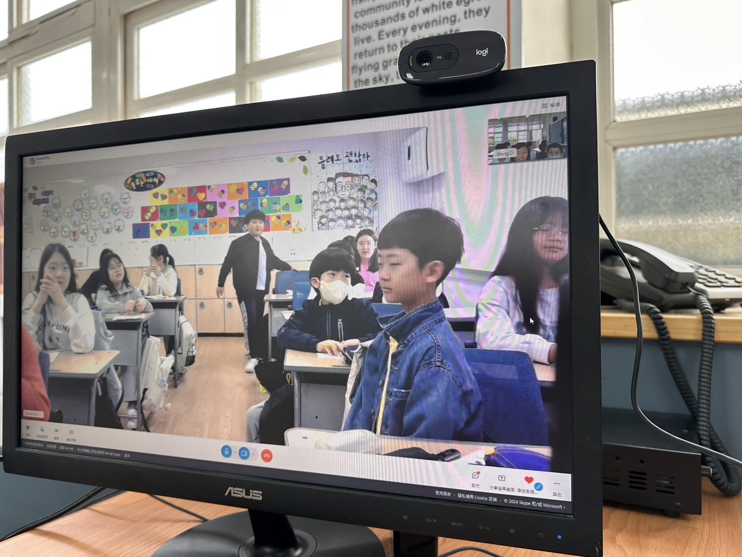 ▲彰化縣大園國小與韓國仁川凌虛台小學的學生透過線上平台互相交流,了解彼此的國家和文化。(記者張溎壕攝)