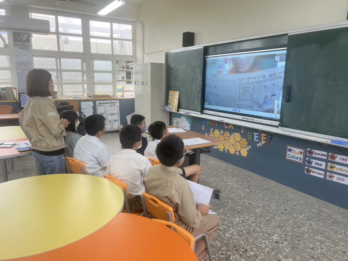 ▲彰化縣大園國小與韓國仁川凌虛台小學的學生透過線上平台互相交流，了解彼此的國家和文化。（記者張溎壕攝）