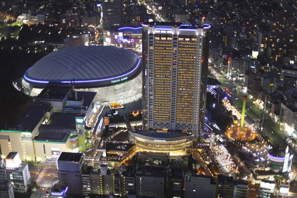 「東京都」文京區有一座以繡球花景點與繡球花祭典聞名的神社,讓旅人可賞繡球花兼享熱鬧祭典。(圖片由Booking.com提供)