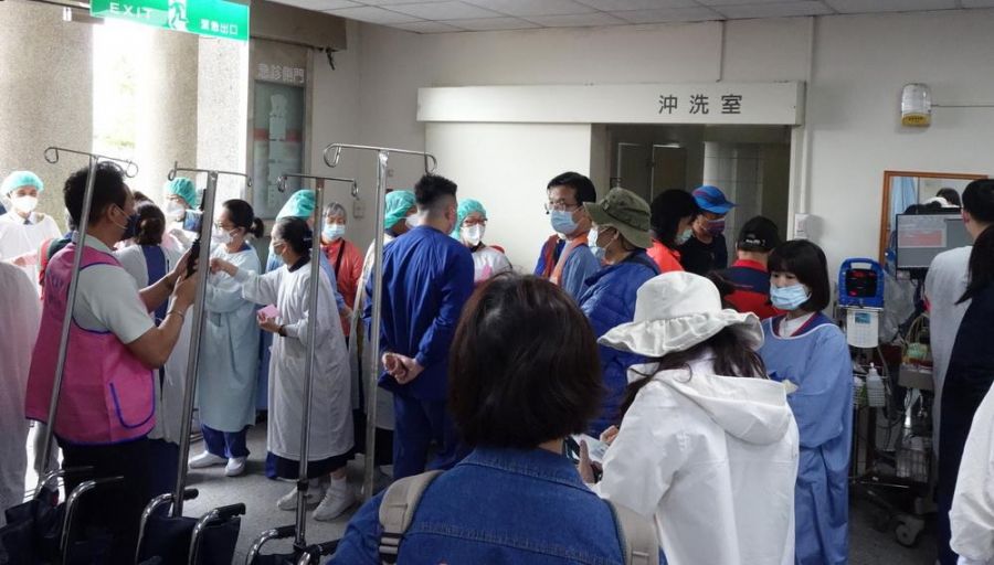 新北旅遊團遊台南嘉義 疑食物中毒25人送慈濟就醫