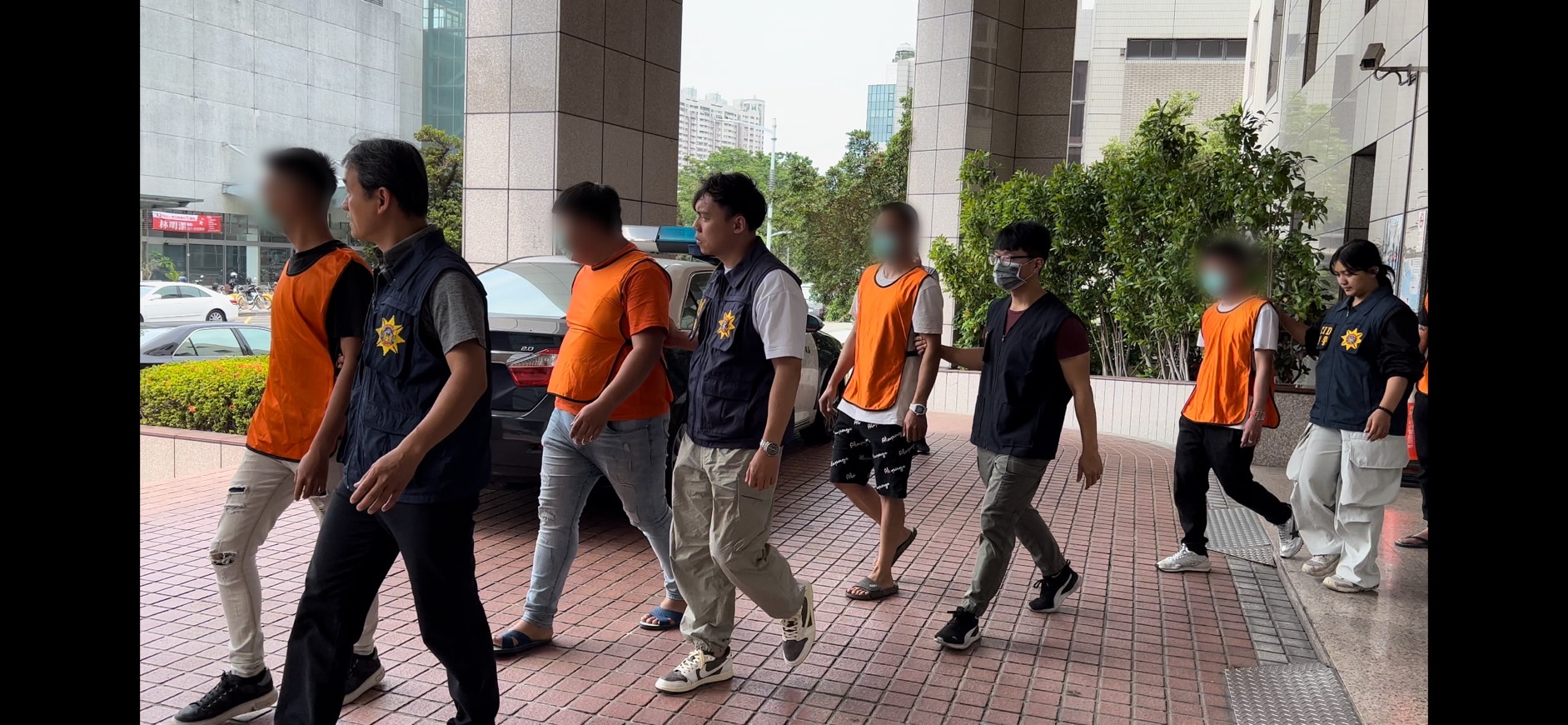 不滿網路遭嗆滋事 前鎮警二小時逮7人送辦