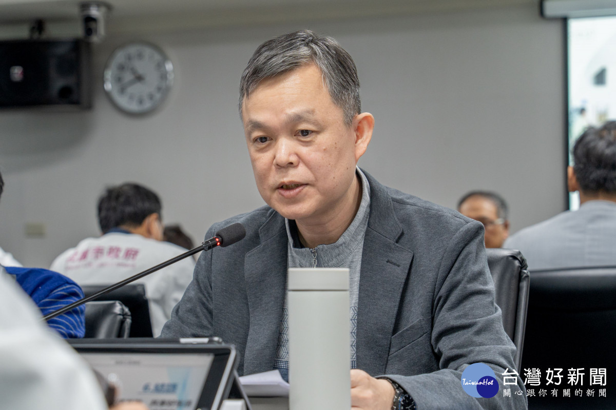 都發局副局長歐政一補充說明。<br /><br /> <br /><br /> 