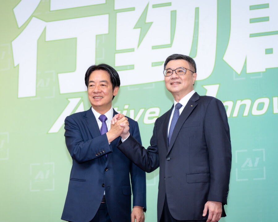 圖/賴清德表示,他與卓榮泰是好戰友,更是民進黨前後任的黨主席,為共同的價值跟理想奮戰。(民進黨提供)