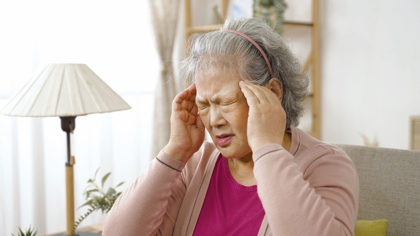 睡眠呼吸中止症恐增加突發性耳聾、耳鳴、眩暈風險。 睡眠呼吸中止症恐增加突發性耳聾、耳鳴、眩暈風險。