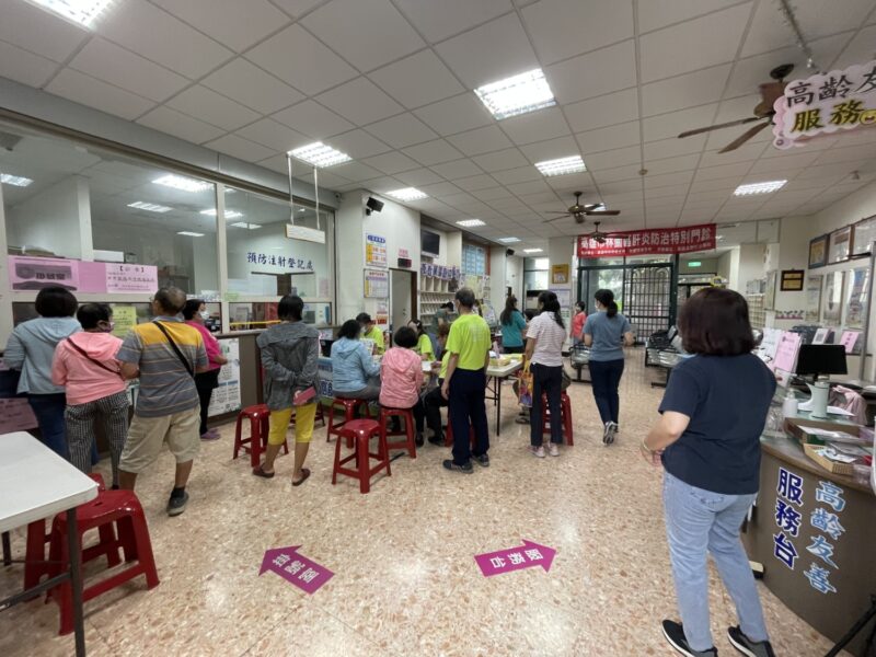 衛生局提醒高風險族群應儘速接種第2劑新冠XBB疫苗  以提升免疫保護力