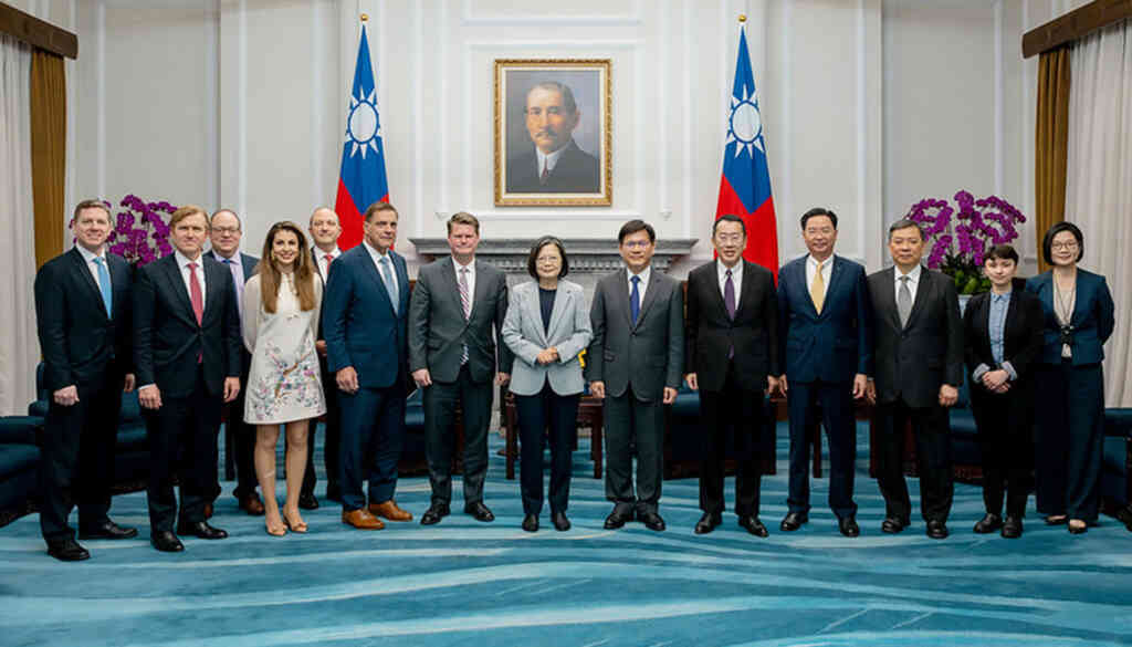 ▲蔡英文總統今天上午接見「美國智庫2049計畫研究所」訪問團時指出,今天是《台灣關係法》立法滿45年的日子,感謝美國政府、國會及民間,持續與臺灣一起努力,深化雙邊的合作與情誼。(總統府提供)