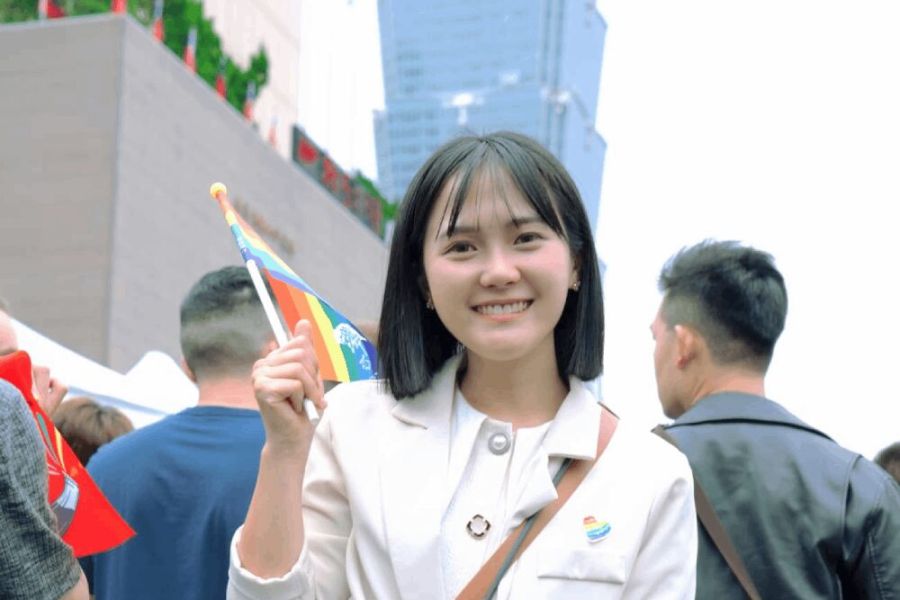 批新內閣重包裝、標題口號 吳怡萱:民眾乾脆問SIRI 214 照片來源:吳怡萱臉書