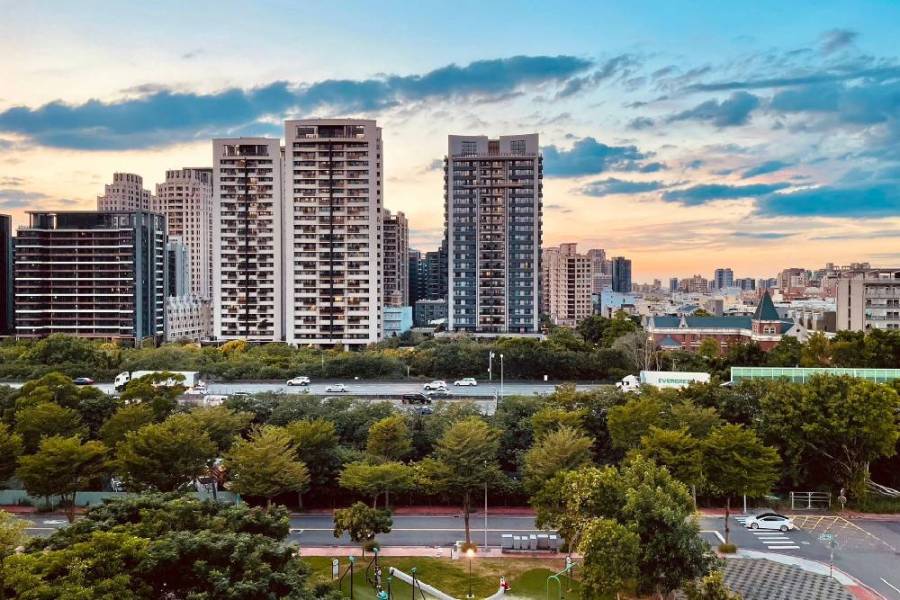 高鐵站預售房市誰最旺？永慶房產集團：台中站3年交易量暴增8倍 220