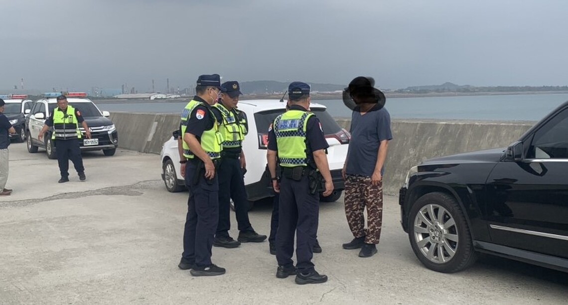 取締違法釣客遇襲 高港警實施擴大臨檢威力掃蕩 展現維護治安決心