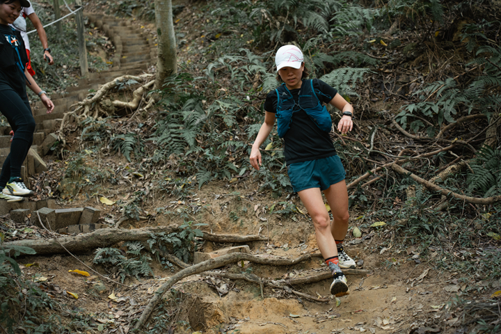 從下坡障礙到流暢下坡,野跑訓練營讓莊莊超越了過去的自己