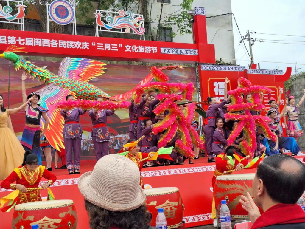 精彩的節目表演充份展現民眾團結一家親