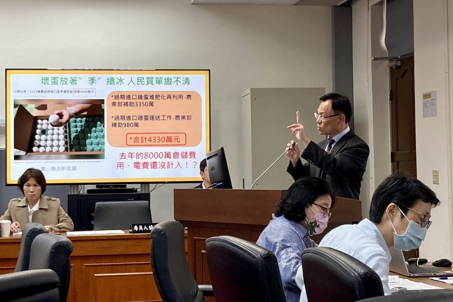 張啓楷打臉陳駿季 指慘「蛋」教訓浪費5.6億元 211