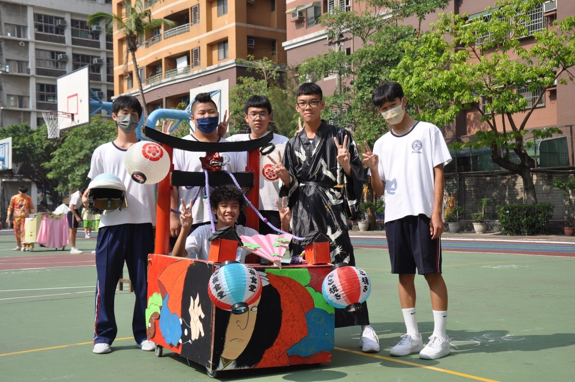 漾新聞|樹德家商創意瓦楞紙板變身卡丁車 警方為競速肇事逃逸學生開出「最大張罰單」