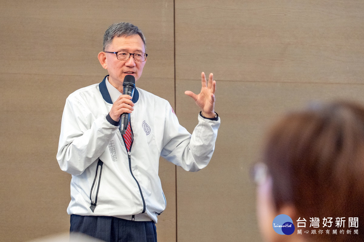 <br /><br /> 桃園市副市長王明鉅於「桃園市國際機場產業發展協會餐敘交流活動」中致詞。