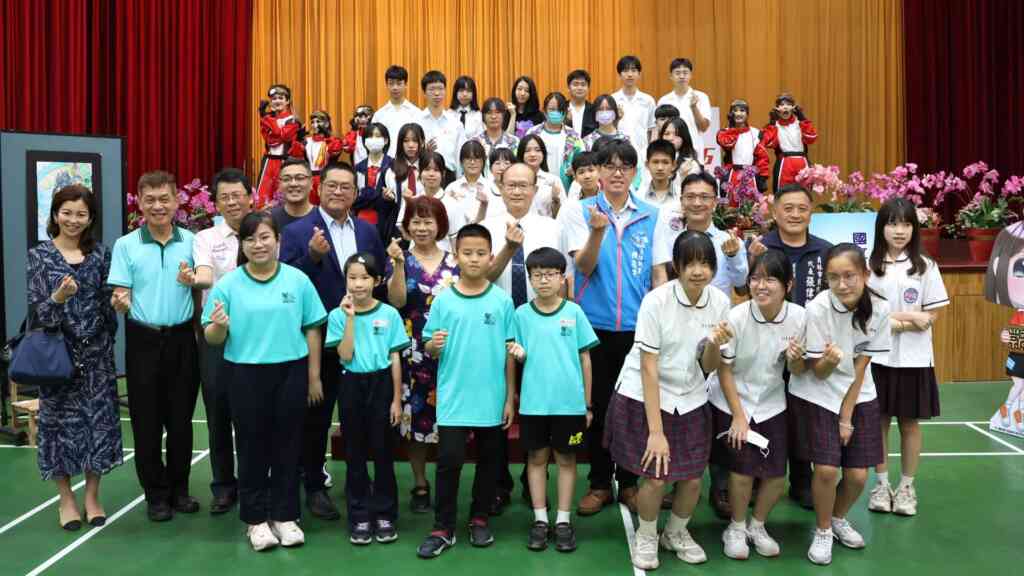 ▲由員林市公所主辦,聯合僑信國小、明倫國中、員林高中、員林農工及崇實高工等5所學校共同舉辦的「2024美術•設計聯展」,今天起在員林崇實高工學生活動中心盛大展出。(員林市公所提供)