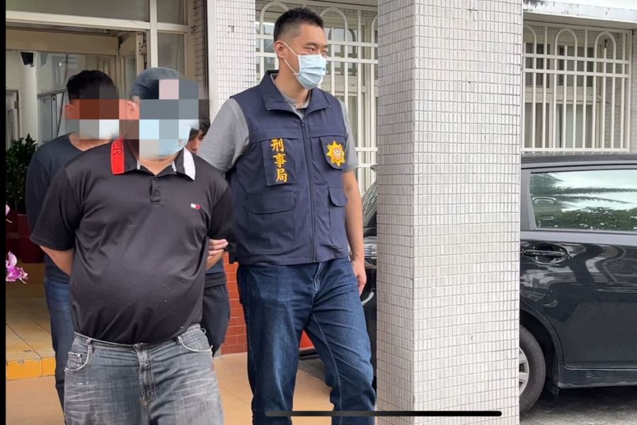 一本台灣護照賤賣7000 提供中國籍犯罪者入境歐洲 230 一本台灣護照賤賣7000 提供中國籍犯罪者入境歐洲 229