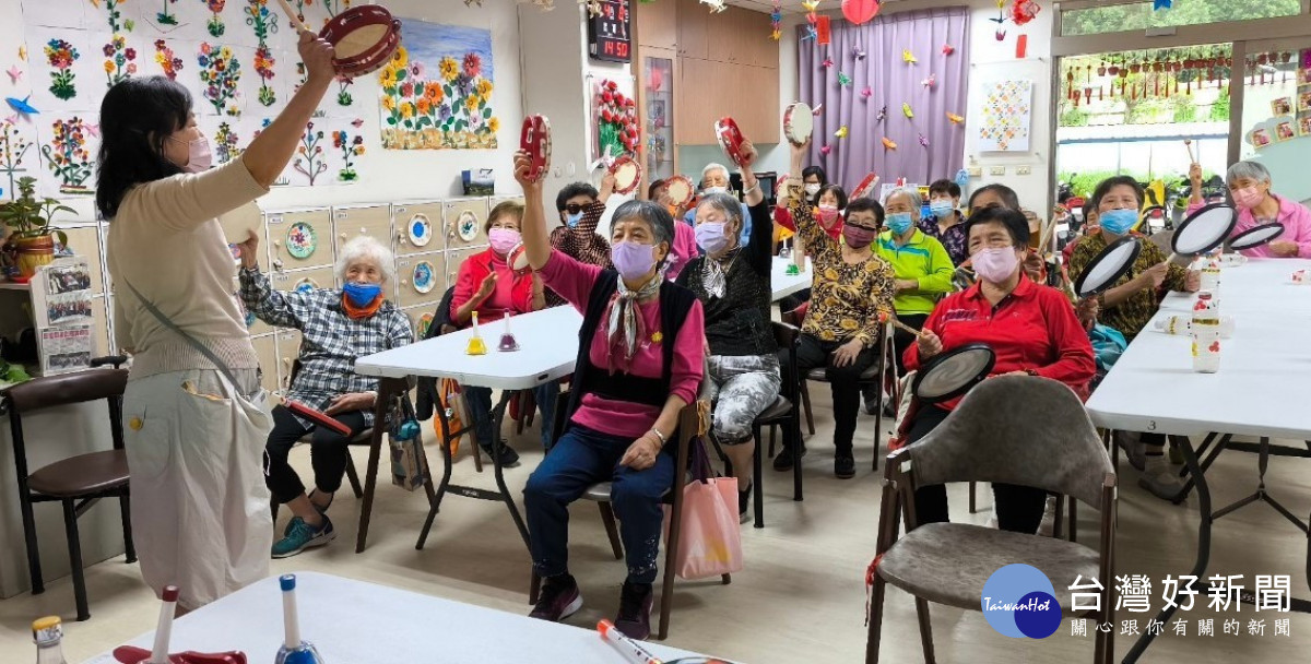 北榮桃園分院巷弄長照站「長樂居」 長輩歡樂玩音樂展活力