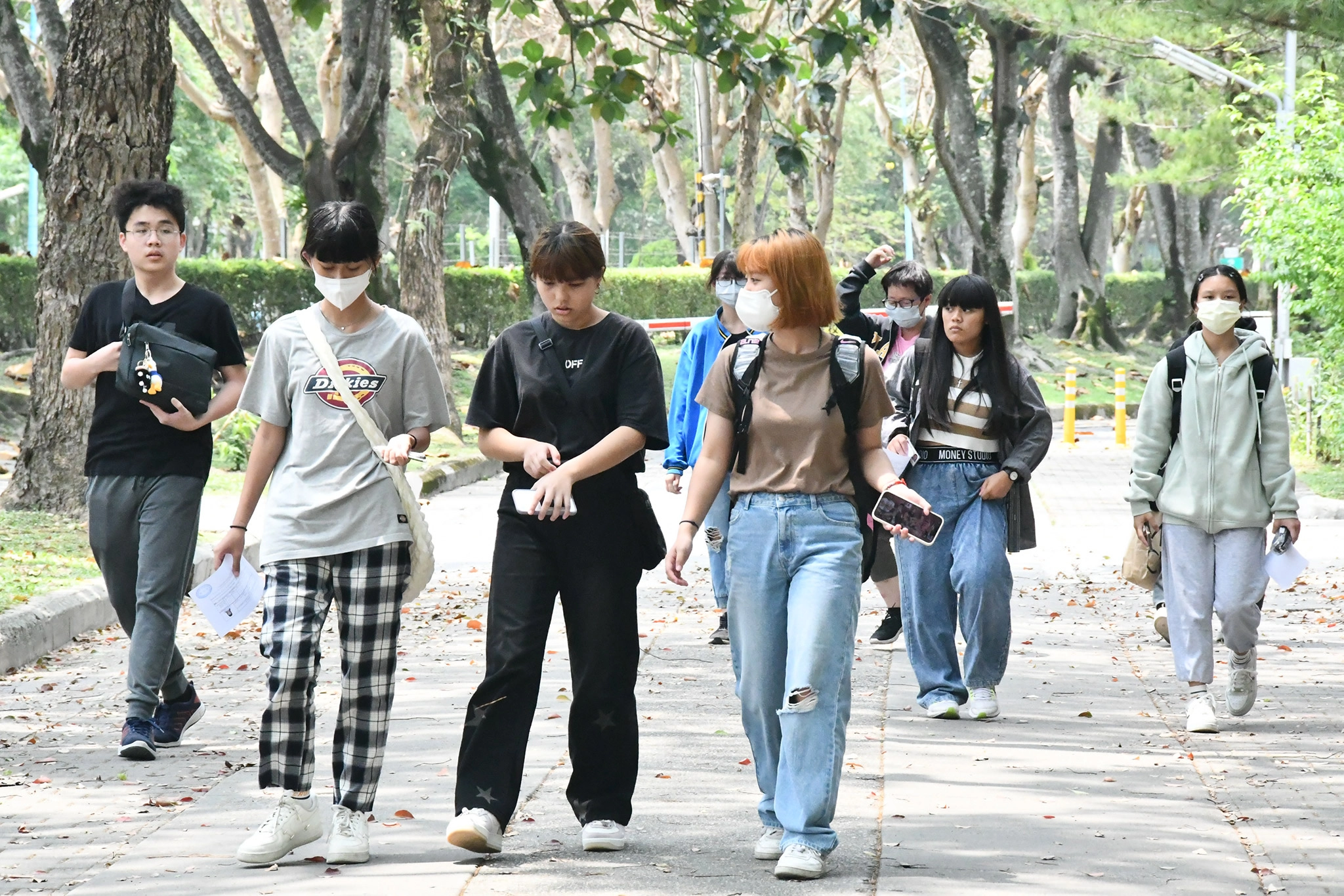 慈濟科技大學如期舉辦113學年度護理公費專班考試,共215人報名。