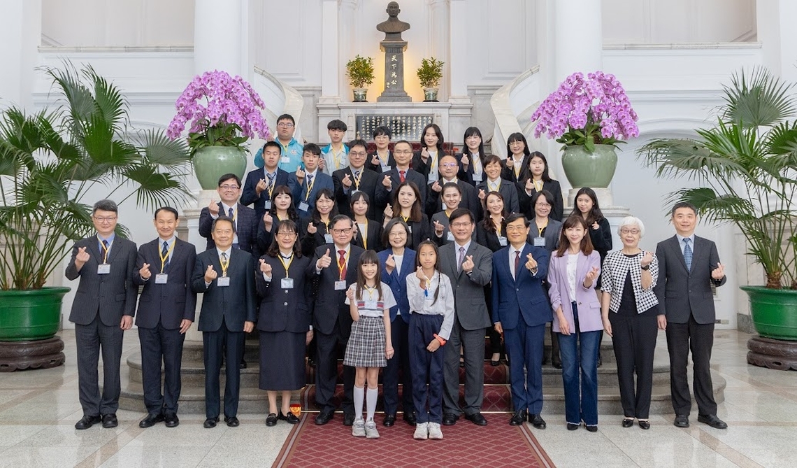 漾新聞|國際傑出發明家獎學術國光獎章得主 輔英陳淑銘與林政翰獲總統接見