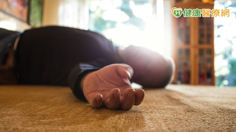 他家中昏倒OHCA 急診到院前啟動葉克膜+CPR無縫接軌救命