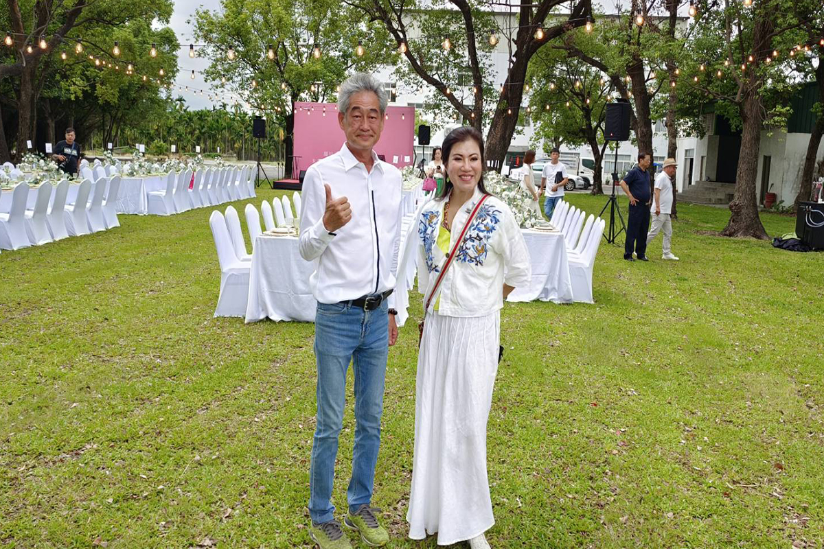 莊主鄭強木、行政執行長邱孟竺
