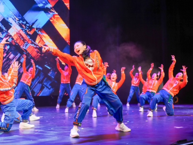 ▲太極門Energy Boys & Energy Girls 展演「為愛勇敢」,鼓舞世人無畏無懼,勇敢前行 。(記者李欣翻攝)