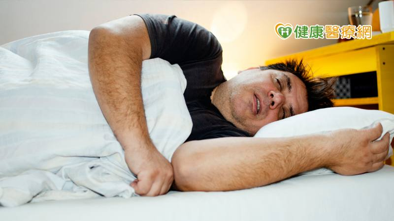 38歲男星猝逝 罹患「睡眠呼吸中止症」一晚斷氣超過100次!