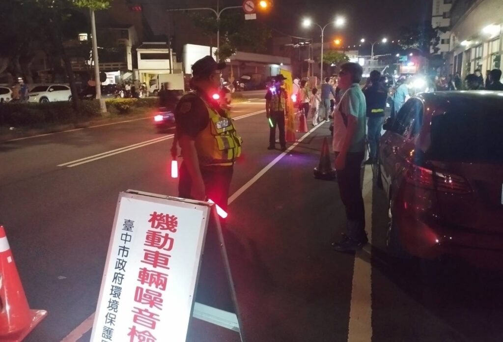 ▲圖說:警方在大甲媽遶境必經之路執行「環、警聯合稽查」勤務,防制危險駕駛 (圖/台中市政府提供)