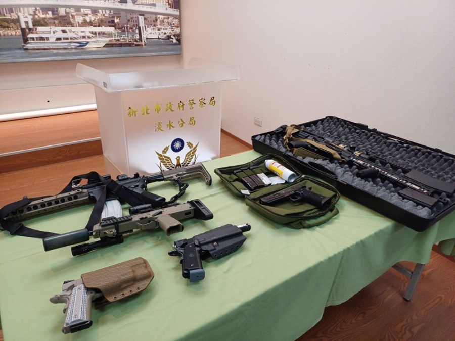 生存玩家空地試槍 淡水12警力攔車查獲6玩具槍 195 cnews204240415a01